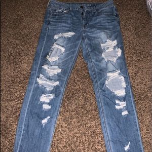 American eagle ripped mom jeans